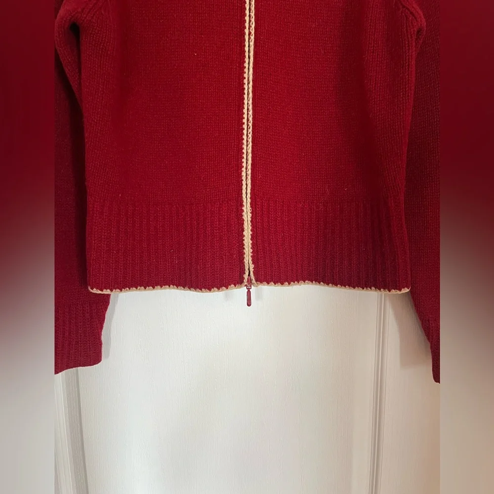 100% Wool - Elegant Red Women's Cardigan with Gold Trim - Picture 5 of 8